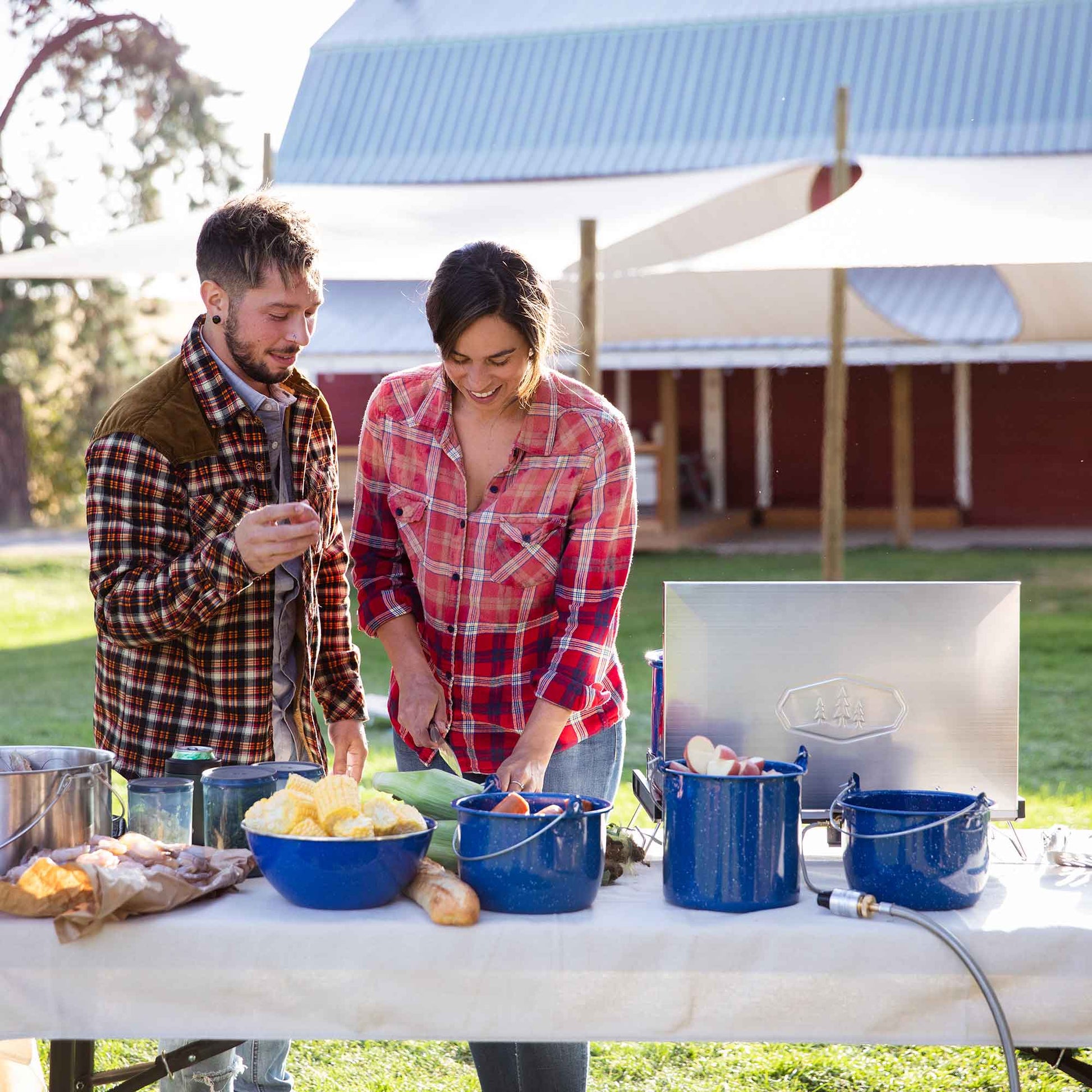 gsi outdoors enamelware tea kettle Enamelware Convex Kettle and Cooking Pot